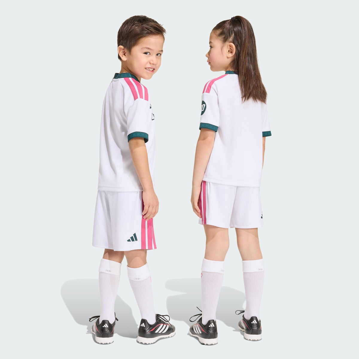 Conjunto Infantil Real Madrid 2026/27 I - 2